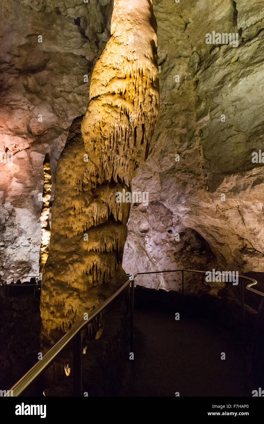 Höhle Funktionen Erstellen von abstrakten Mustern in einer großen Kammer, Carlsbad Caverns National Park, New-Mexico Stockfoto