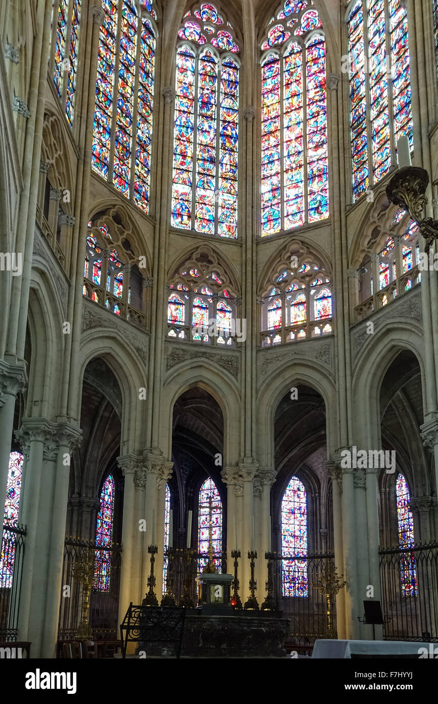 Tours Cathedral, Frankreich. Innenraum. Stockfoto