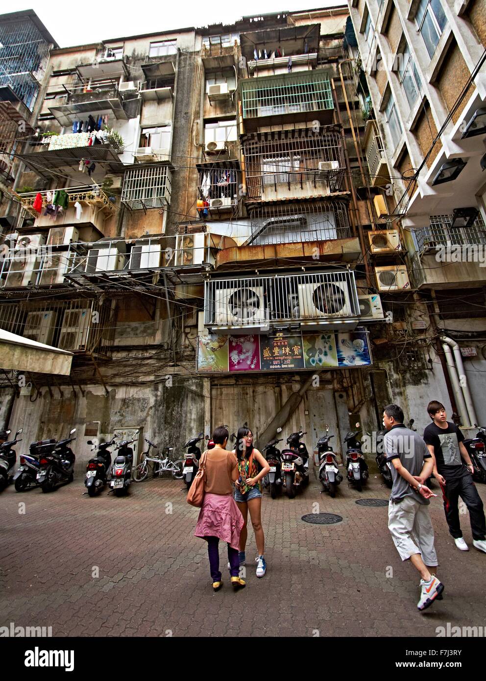 Macau China Street Scape alte und neue Macau China Street Scape alte und neue Straßenbild Portugiesisch und Chinesisch beeinflusst Macau Stockfoto