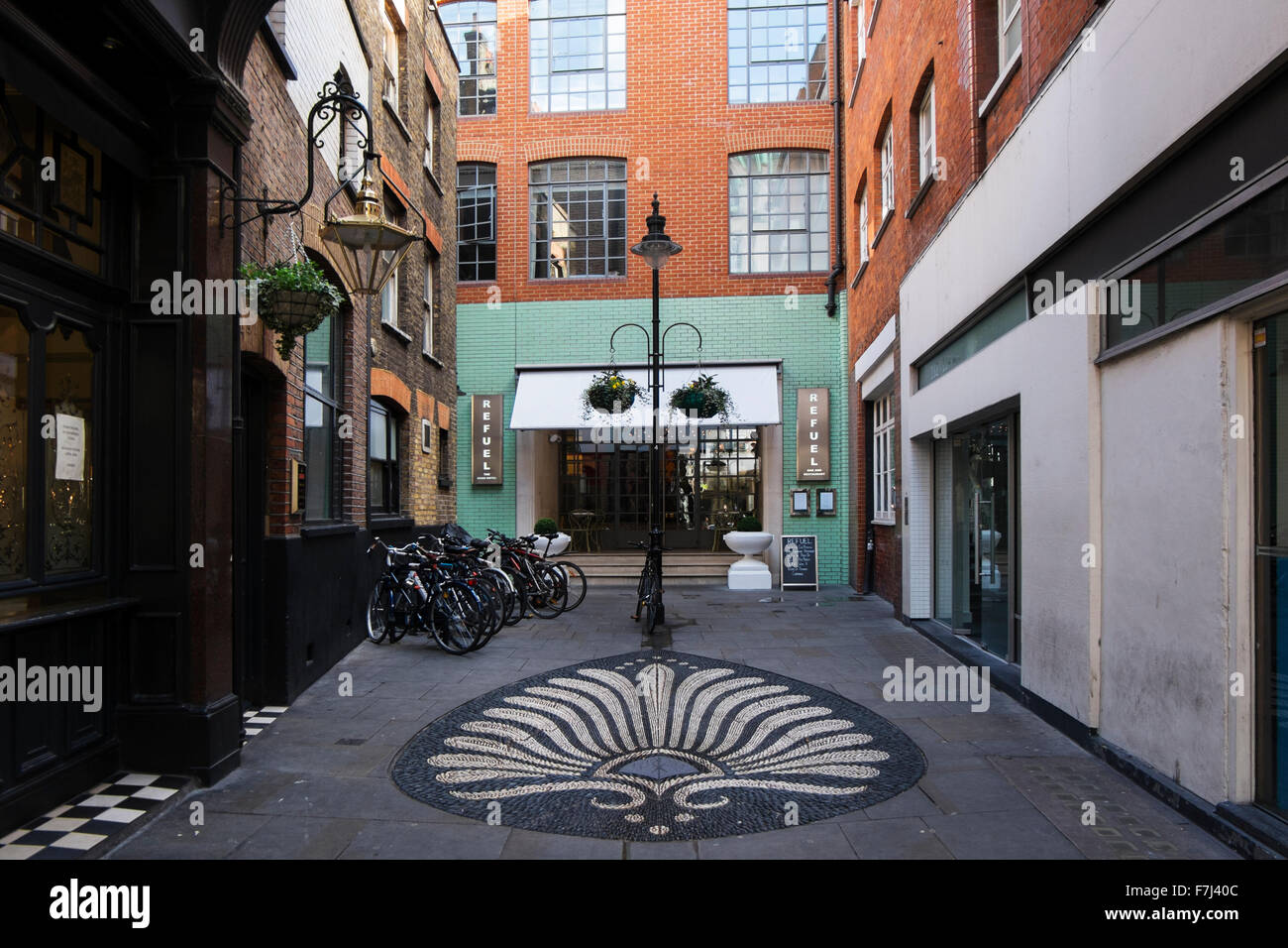 Das Soho Hotel in Richmond Mews aus Wardour Street, Soho, London, England, Großbritannien Stockfoto