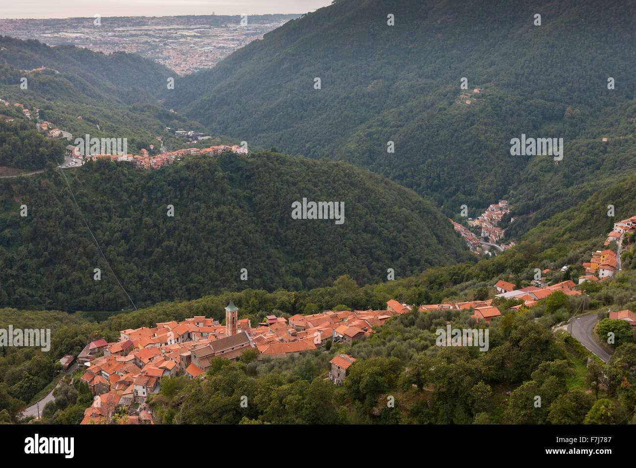 Antona und Altgnana Dörfer mit Blick auf die Küste,Toskana, Italien. Stockfoto