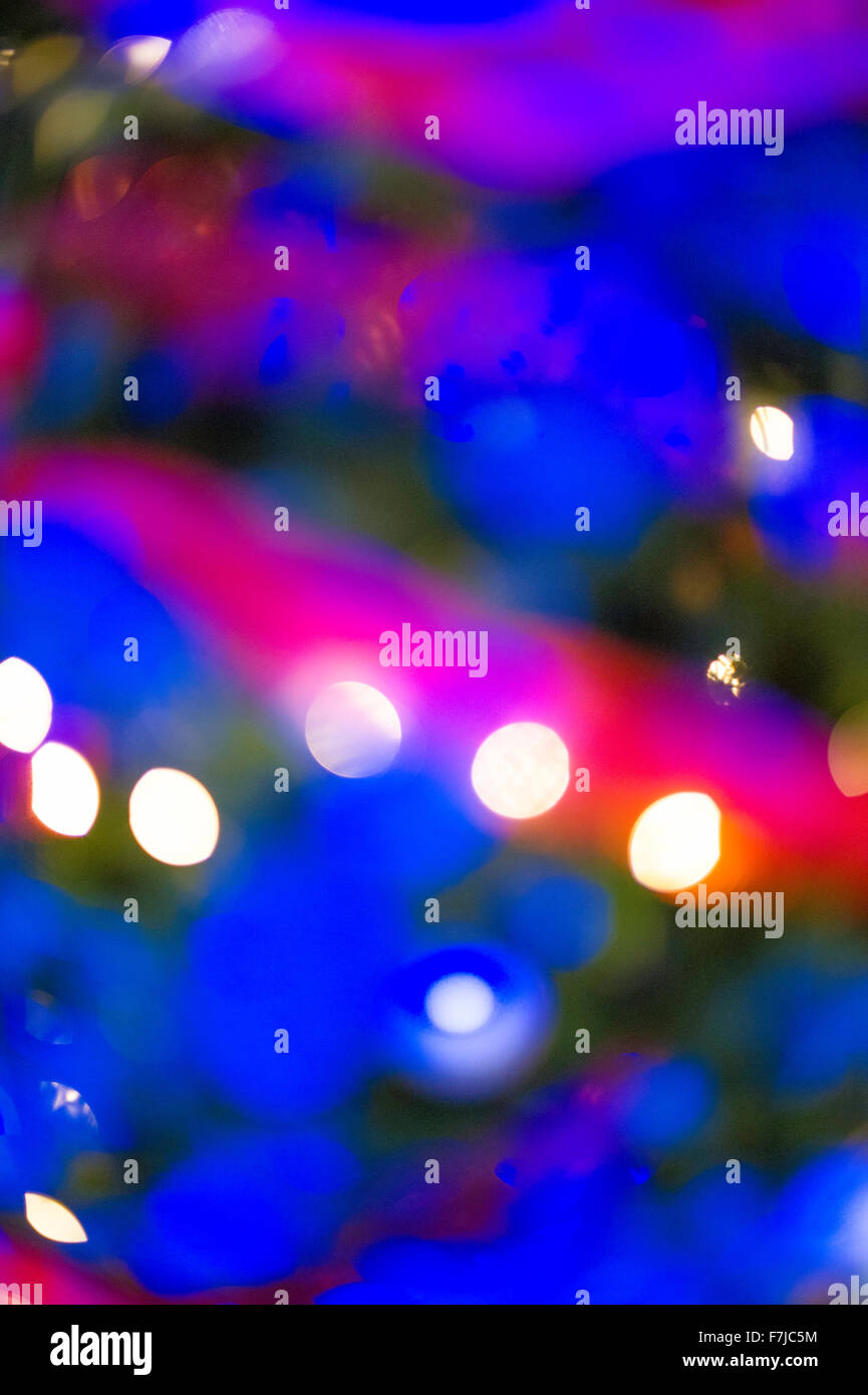 Weihnachtsbaum mit Lichtern Stockfoto