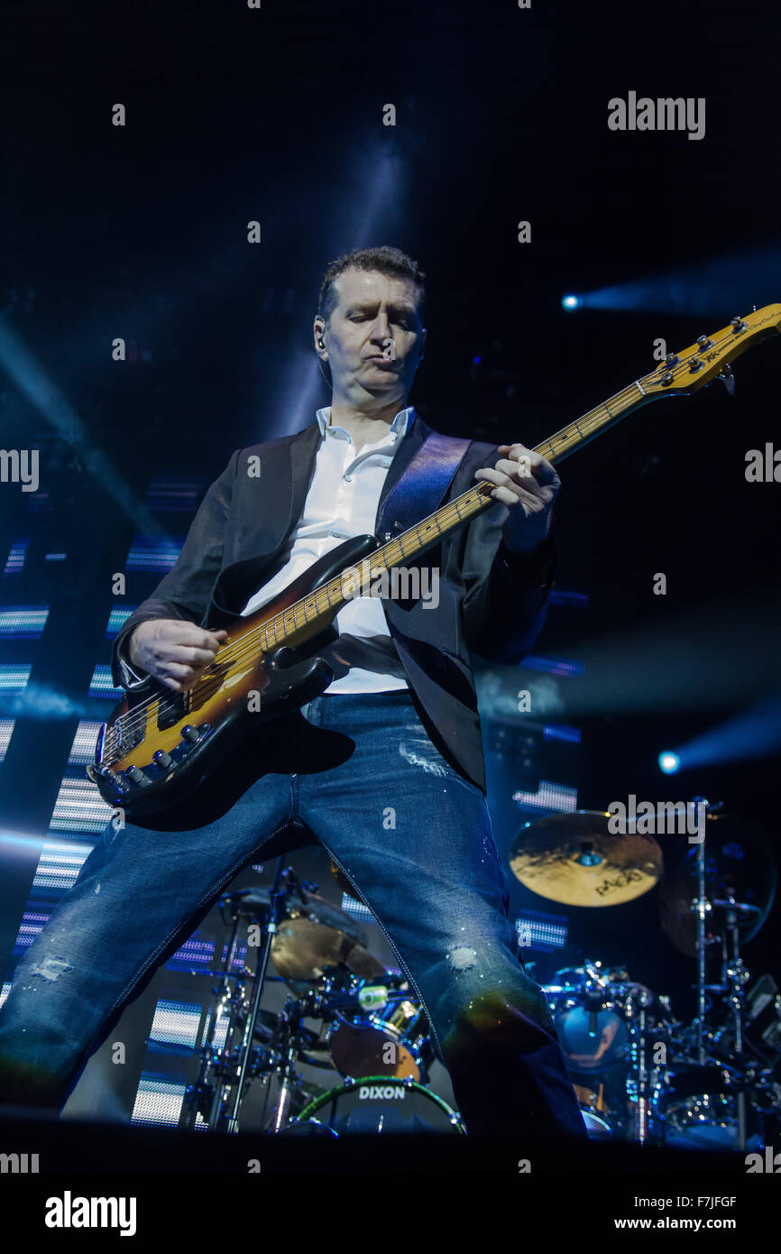 Dublin, Irland, Simple Minds live bei der 3 Arena, Dublin am 29. November 2015 in Dublin, Irland Stockfoto