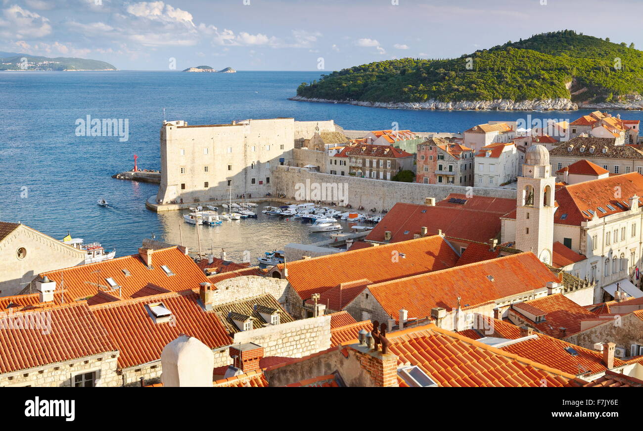Altstadt von Dubrovnik, Luftaufnahme von Stadtmauern, Harbour, Kroatien Stockfoto
