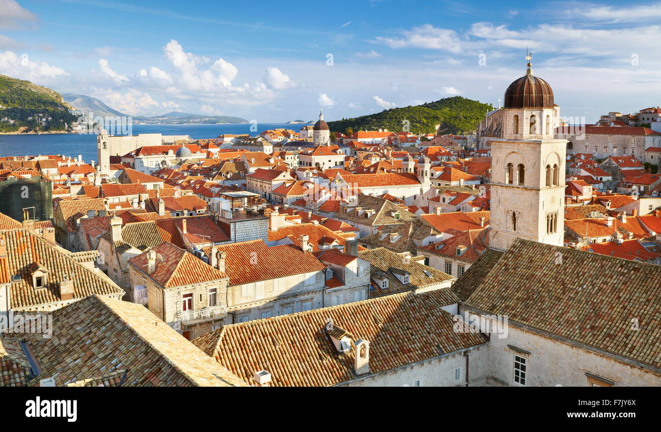Dubrovnik - Luftbild von Stadtmauern von Dubrovnik Altstadt Stadt, Kroatien Stockfoto
