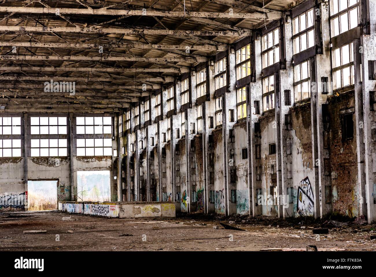 innen zerstört der alten Fabrik Stockfoto