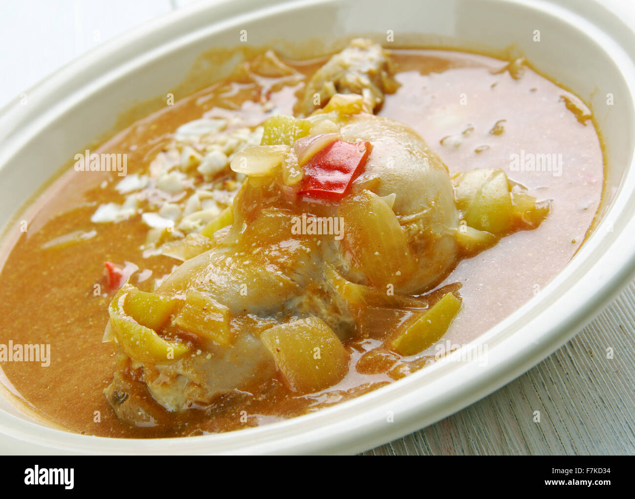 Erdnuss-Suppe - Westafrika würziges Huhn Erdnuss-Suppe.  Beliebte ghanaischer Suppe Stockfoto