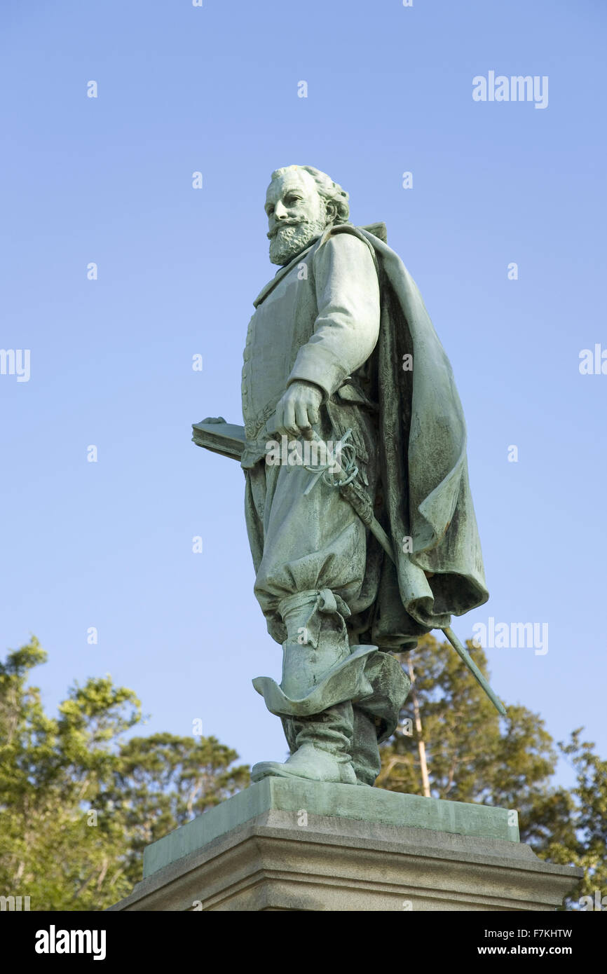 Statue von William Couper 1909 von Kapitän John Smith befindet sich im James Fort, Jamestown Island, Amerikas Geburtsort, Jamestown, Blick über den James River, memorialize die Website die erste dauerhafte englische Kolonie in Amerika, 13. Mai 1607. Foto auf den 400. Jahrestag. Stockfoto