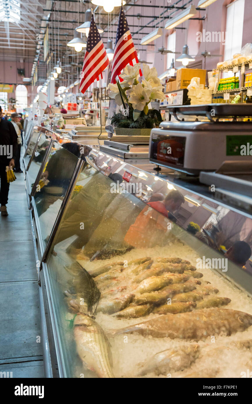 Washington, DC - Fisch zum Verkauf an den historischen östlichen Markt auf dem Capitol Hill. Stockfoto