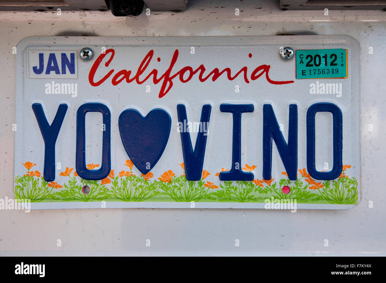 California-Kfz-Kennzeichen lautet "YO Liebe Vino" Stockfoto