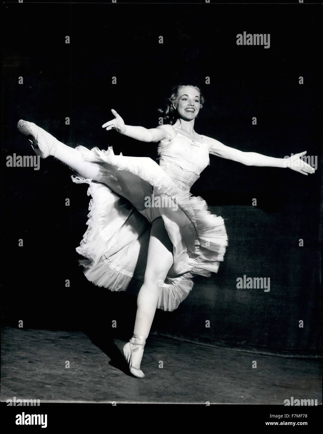 1953 Sheila O Neill Sie Dachte Sie Wurde Nie Wieder Tanzen Jetzt Fur Die Konigin Tanzt Ein Madchen Die Aufgrund Eines Angriffs Von Polio Wahrend Des Krieges Dachte Sie Ware Nie In