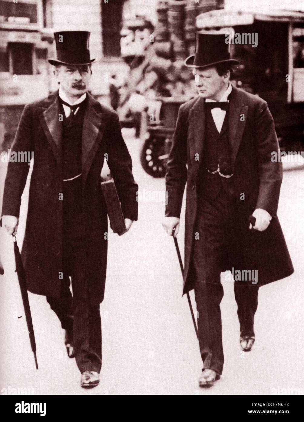 David Lloyd George (1863-1945) und Winston Churchill (1874-1965) im Jahre 1907 Stockfoto