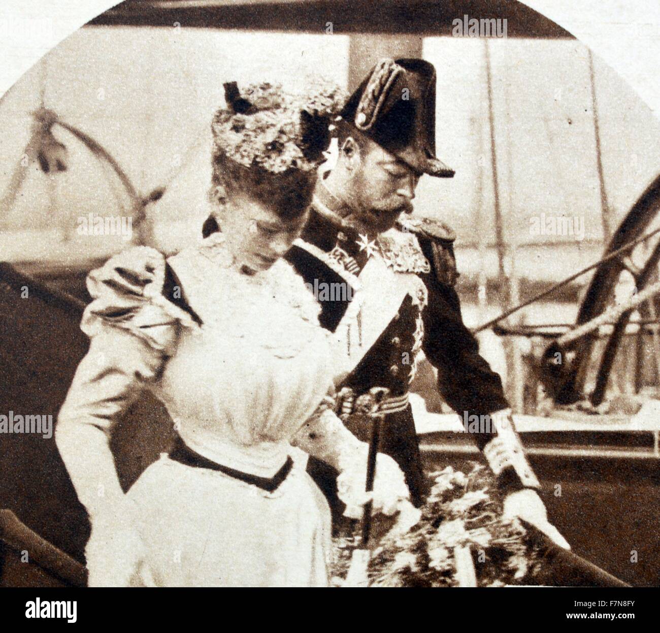 Foto von König George V und Königin Mary von Teck aussteigen für einen irischen besuchen. Datiert 1897 Stockfoto