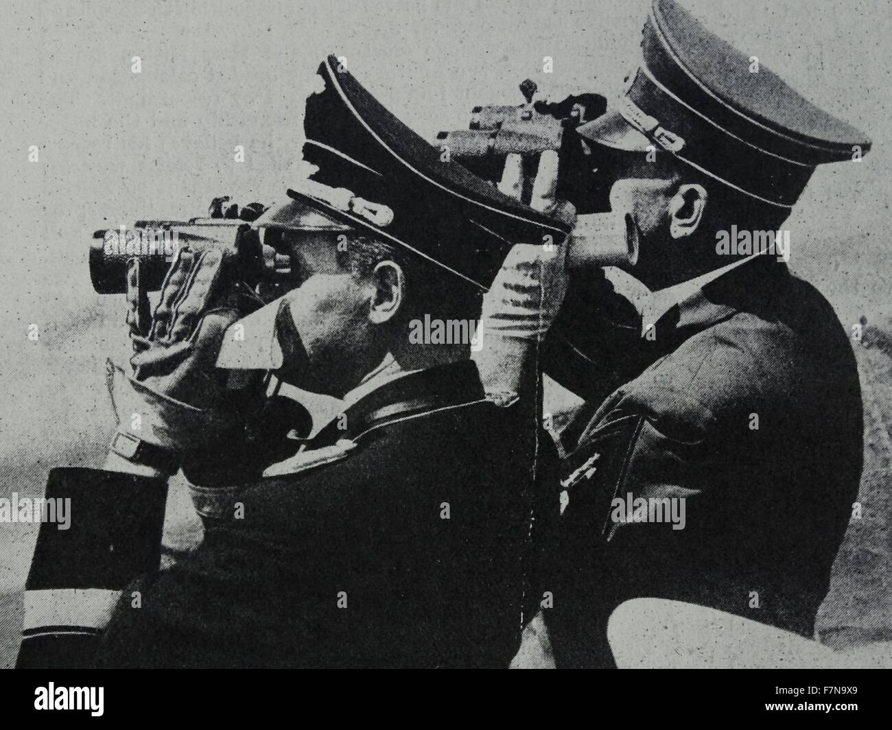 Foto von Adolf Hitler (1889-1945) und der Minister für auswärtige Angelegenheiten von Nazi-Deutschland, Joachim von Ribbentrop (1893 – 1945). Datiert 1938 Stockfoto