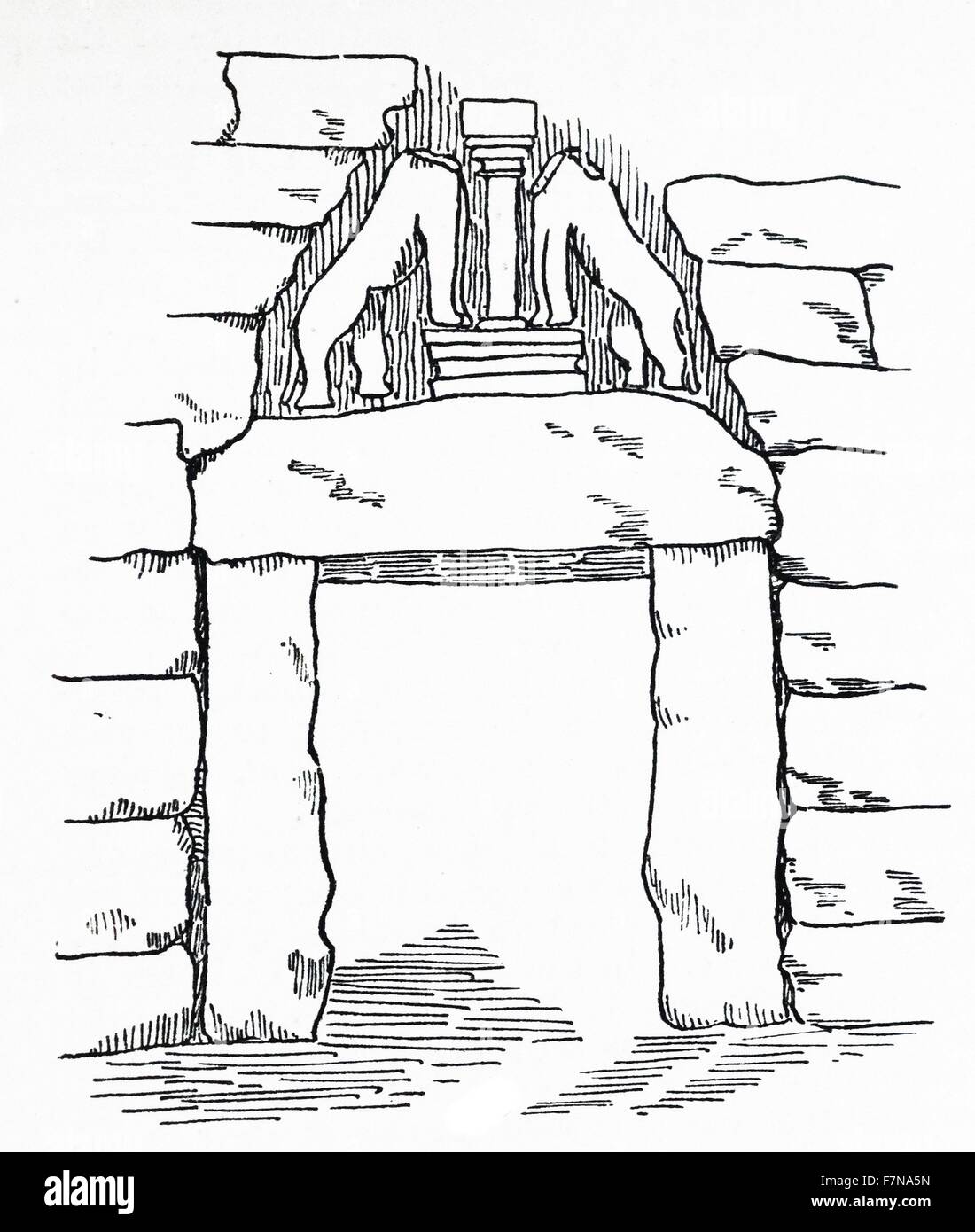 Abbildung aus einem Buch Darstellung eines Gateways von Steinmassen gebaut. Möglicherweise eine ägyptische Struktur. Datiert 1913 Stockfoto