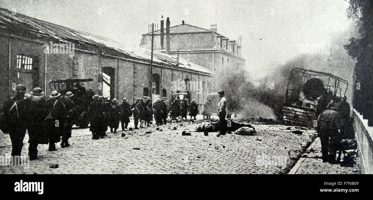 Foto einer Evakuierung der Straßen von Dünkirchen. Datiert 1941 Stockfoto