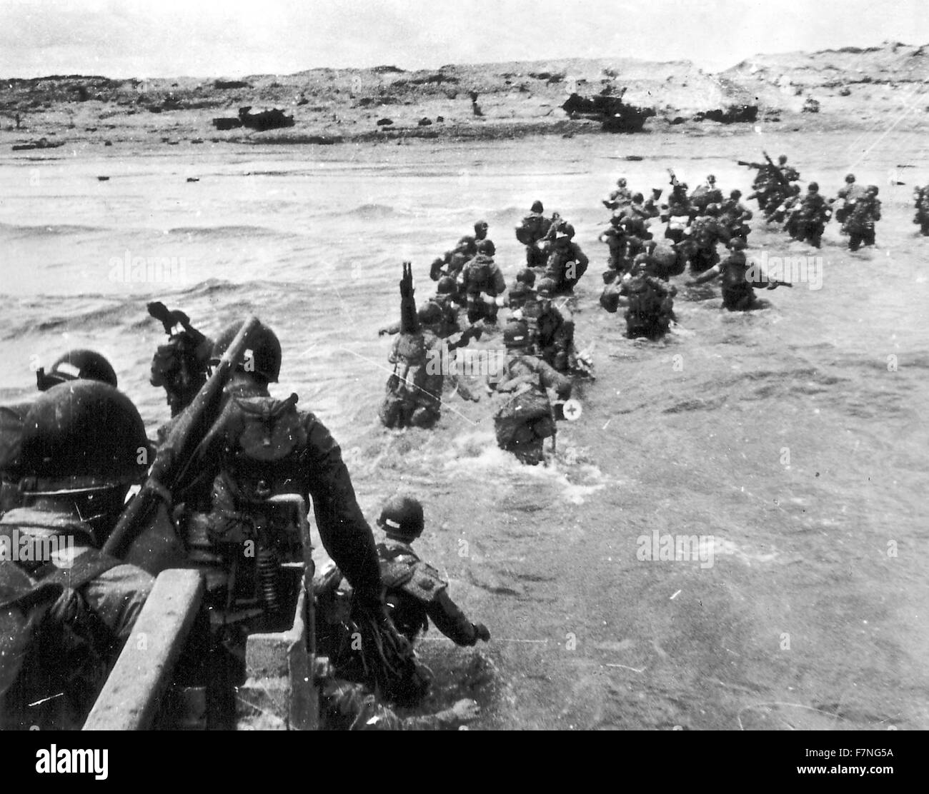 Amerikanische Truppen Land am Utah Beach; Frankreich 1944. Utah Beach hieß Cofe für eines der fünf Sektoren der Alliierten Invasion von Deutschland besetzten Frankreich in der Normandie am 6. Juni 1944, während des zweiten Weltkriegs. Stockfoto