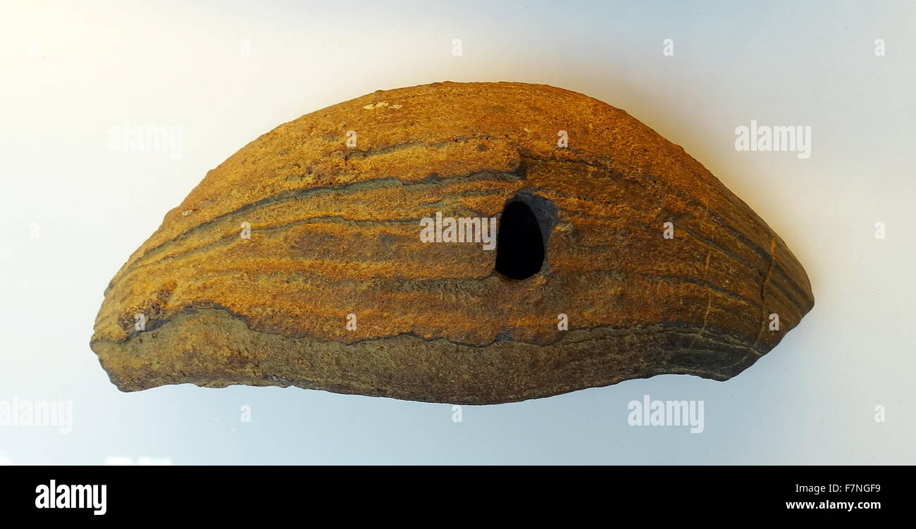 Spindel-Bombe vom Vesuv, Italien. Eine vulkanische Bombe ist ein großes Stück von Ingneous Gestein, das verfestigte sich während des Fluges durch die Luft während einer Eruption. Datiert 1944 Stockfoto