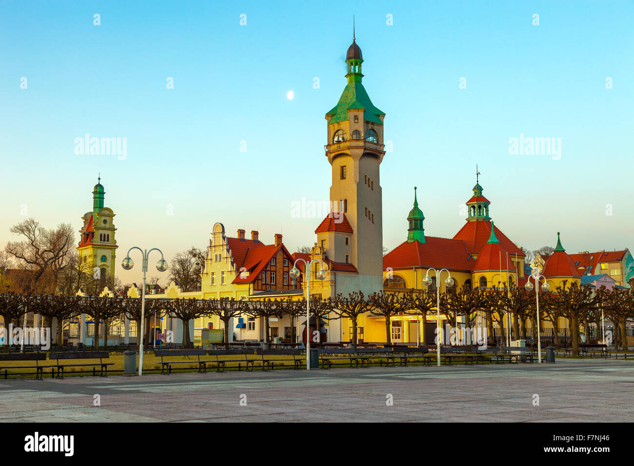 Schöne Architektur der Sopot am frühen Morgen, Polen. Stockfoto