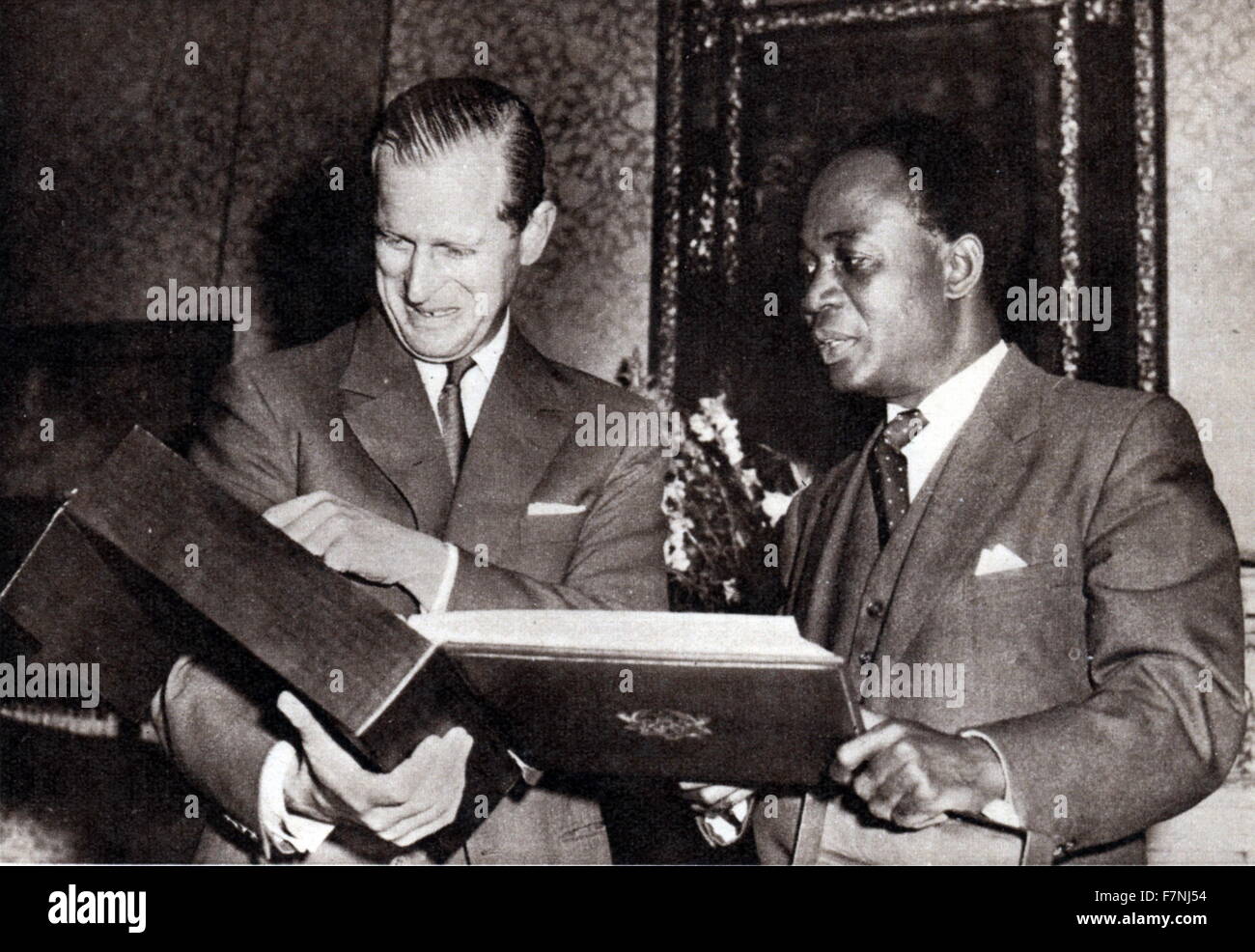 Prinz Phillip (Herzog von Edinburgh) mit Präsident Kwame Nkrumah aus Ghana in London 1960 Stockfoto
