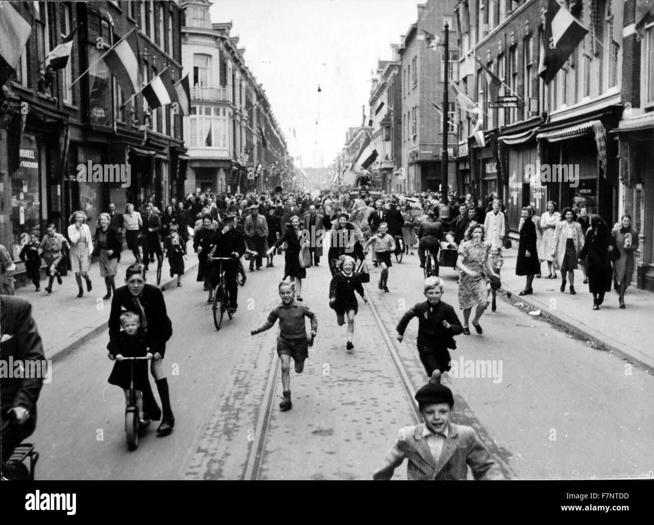 Foto aufgenommen am Tag der Befreiung in Holland. Tag der Befreiung markiert das Ende der Besetzung durch Nazi-Deutschland während des zweiten Weltkriegs. Datiert 1945 Stockfoto