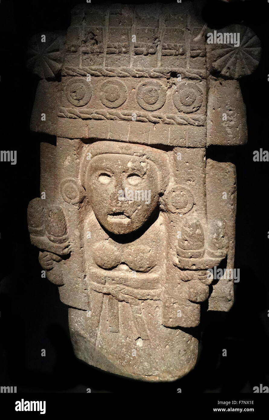 Aztekische Vulkangestein Statue Chicomecoatl die Göttin des Mais und des Grundwassers. Vom 14. Jahrhundert Stockfoto