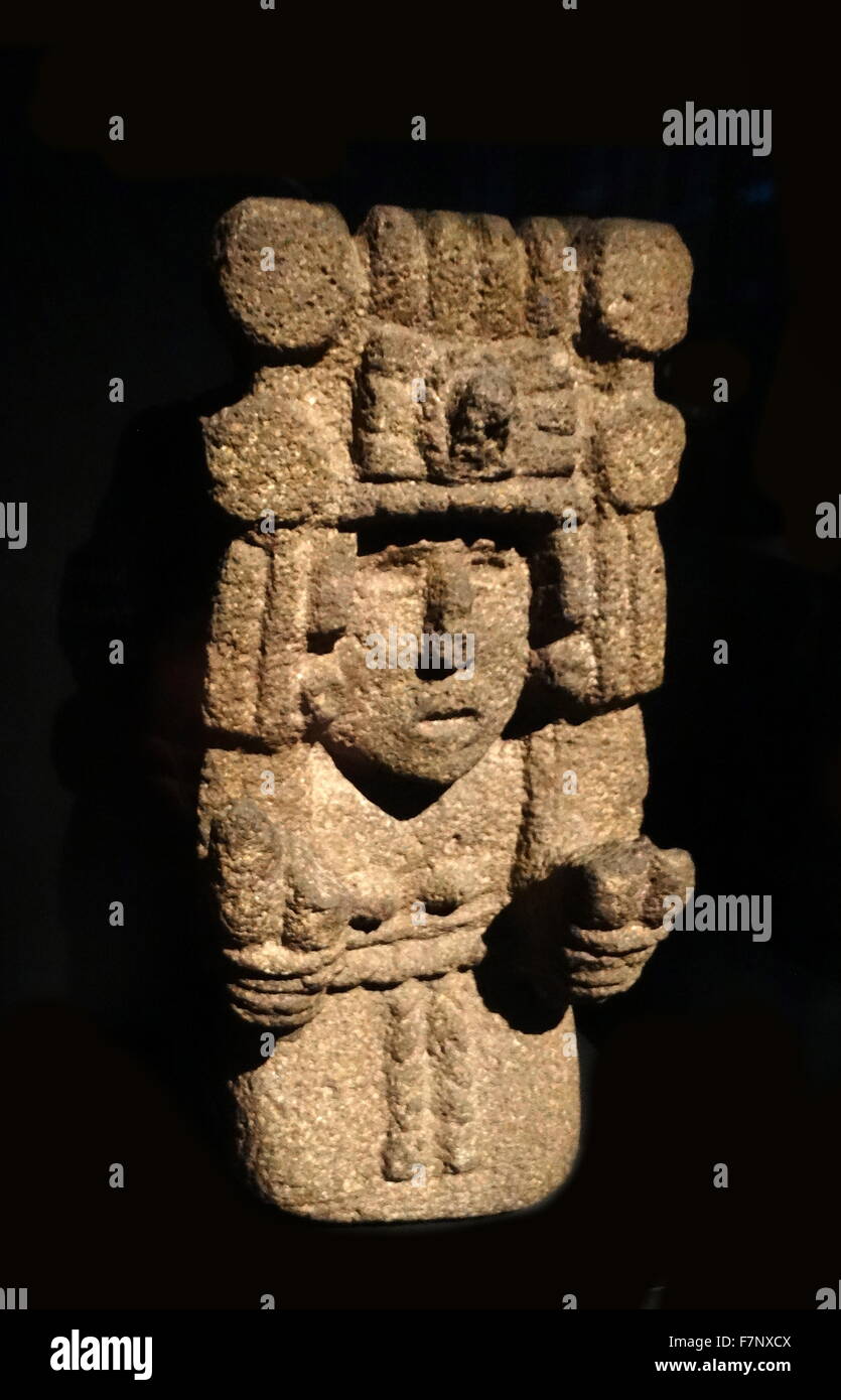 Aztekische Vulkangestein Statue Chicomecoatl die Göttin des Mais und des Grundwassers. Vom 14. Jahrhundert Stockfoto