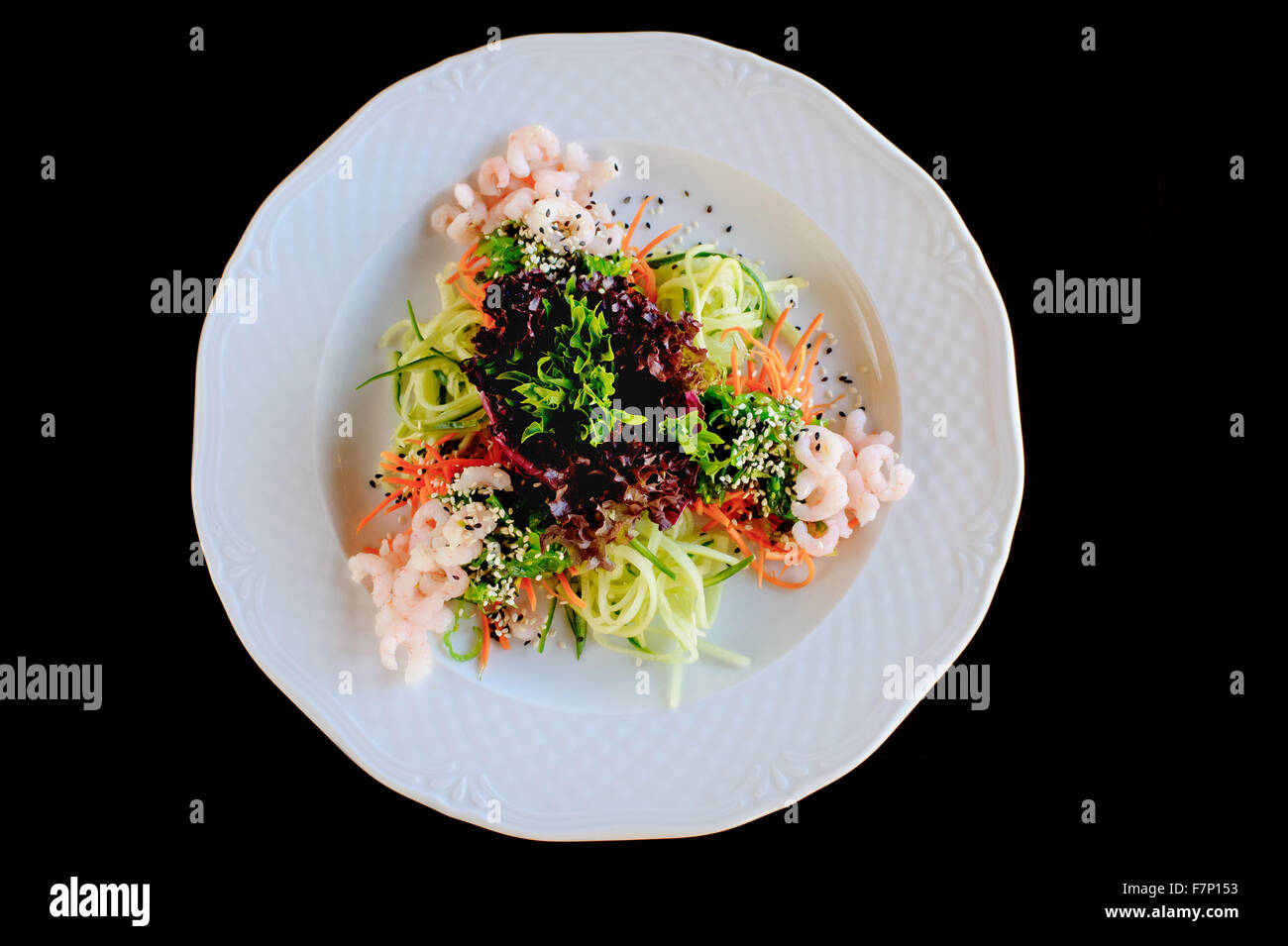 frisches Gemüse-Salat mit Garnelen Stockfoto