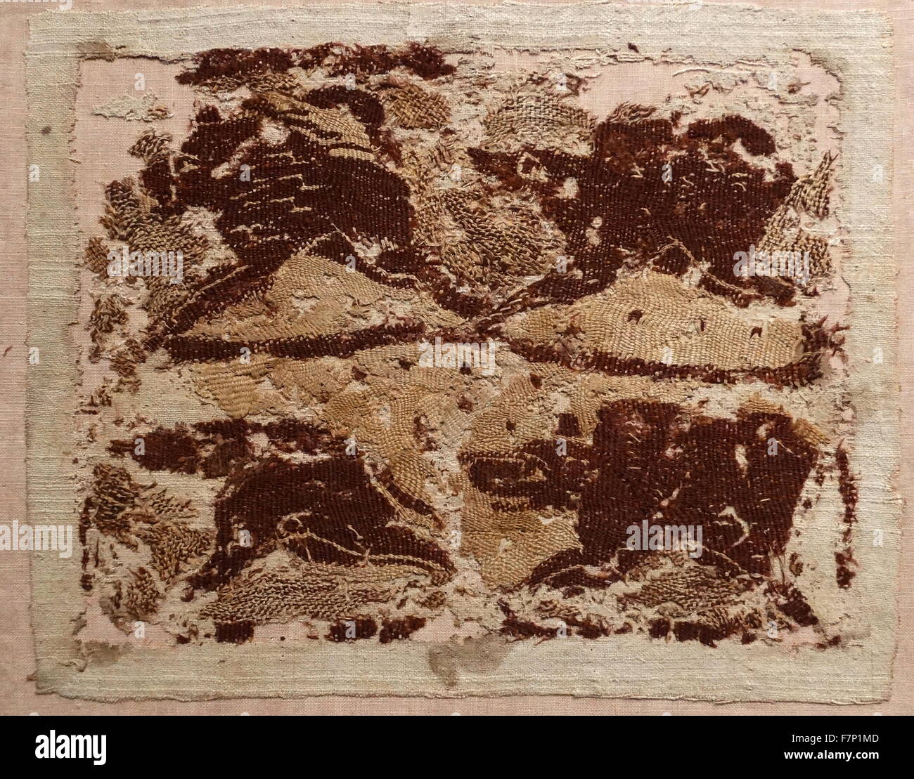 Fragment der koptischen Stoff aus Ägypten. Hergestellt aus Wolle, Leinen und Taft. Vom 5. Jahrhundert Stockfoto