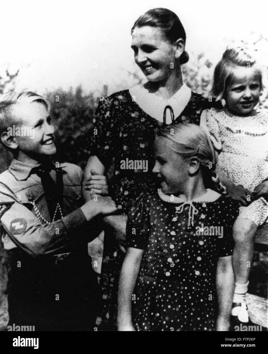 Idealisierte deutsche Arier (Herrenrasse) reines Blut Familie während der Nazizeit 1936 Stockfoto