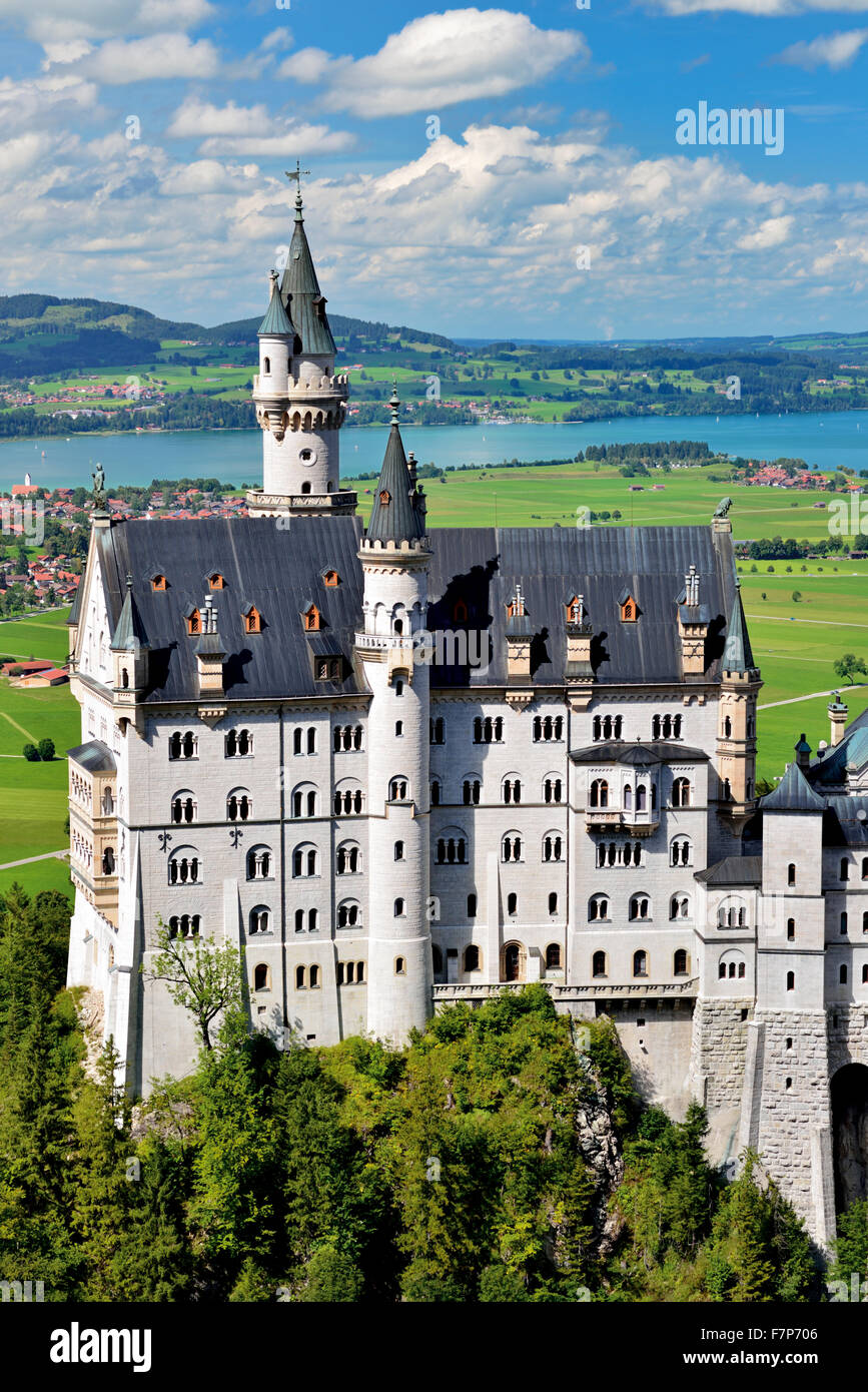 Deutschland, Bayern: Blick zum berühmten Schloss Neuschwanstein Stockfoto