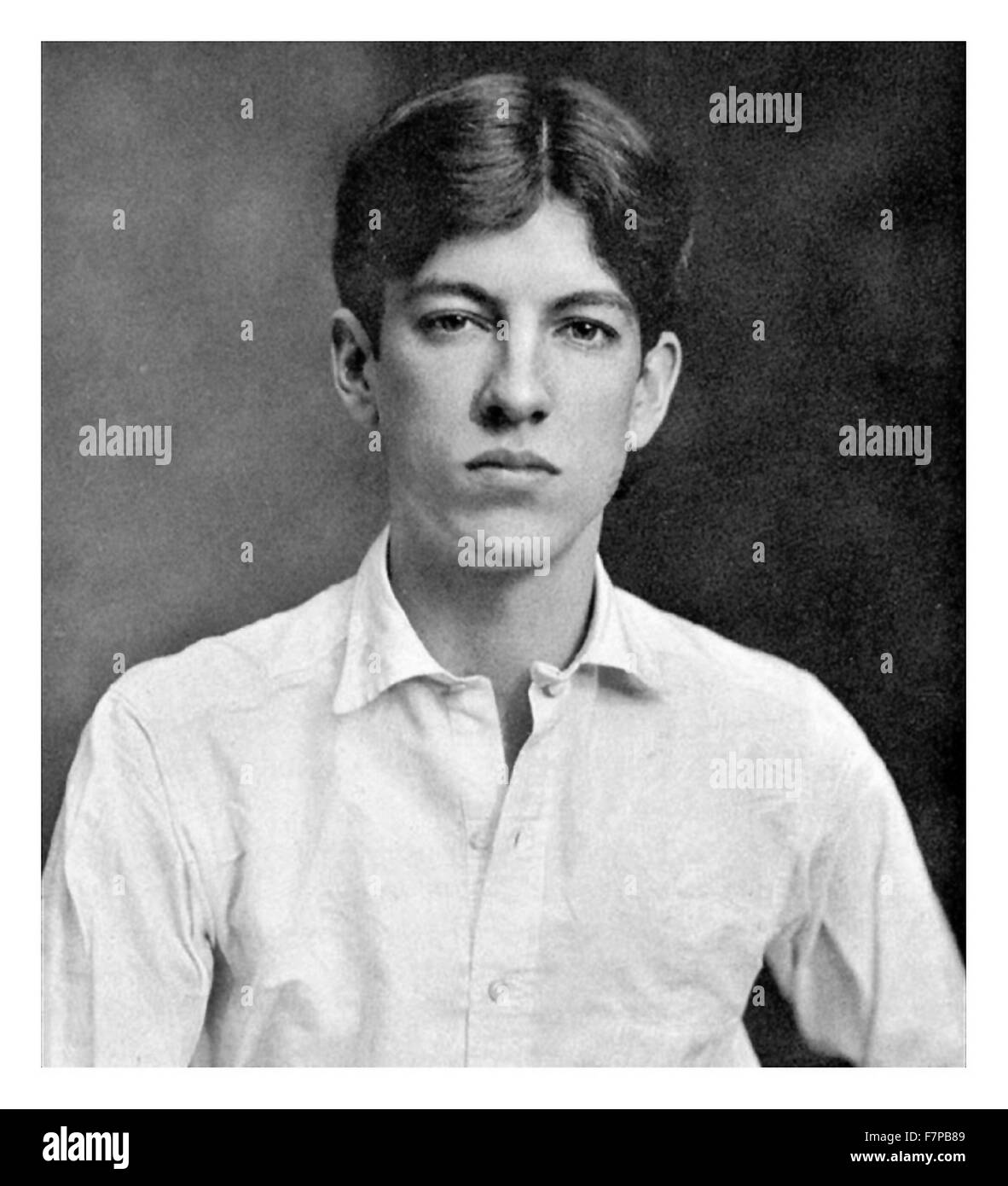 Ian Seeger (1888-1916) war ein US-amerikanischer kämpften und starben im ersten Weltkrieg während der Schlacht an der Somme, in der französischen Fremdenlegion dienen. Seeger war der Onkel des amerikanischen Folk-Sänger Pete Seeger und war ein Klassenkamerad von T.S. Elliot an der Harvard University. Er ist vor allem für das Gedicht verfasst haben, ich habe ein Rendezvous mit dem Tod, ein Liebling von Präsident John F. Kennedy. Eine Statue modelliert nach Seeger gefunden wird, auf dem Denkmal zu Ehren gefallener Amerikaner, die freiwillig für Frankreich während des Krieges in Paris befindet. Er wird manchmal genannt die "amerikanische Rupert Brooke. Stockfoto