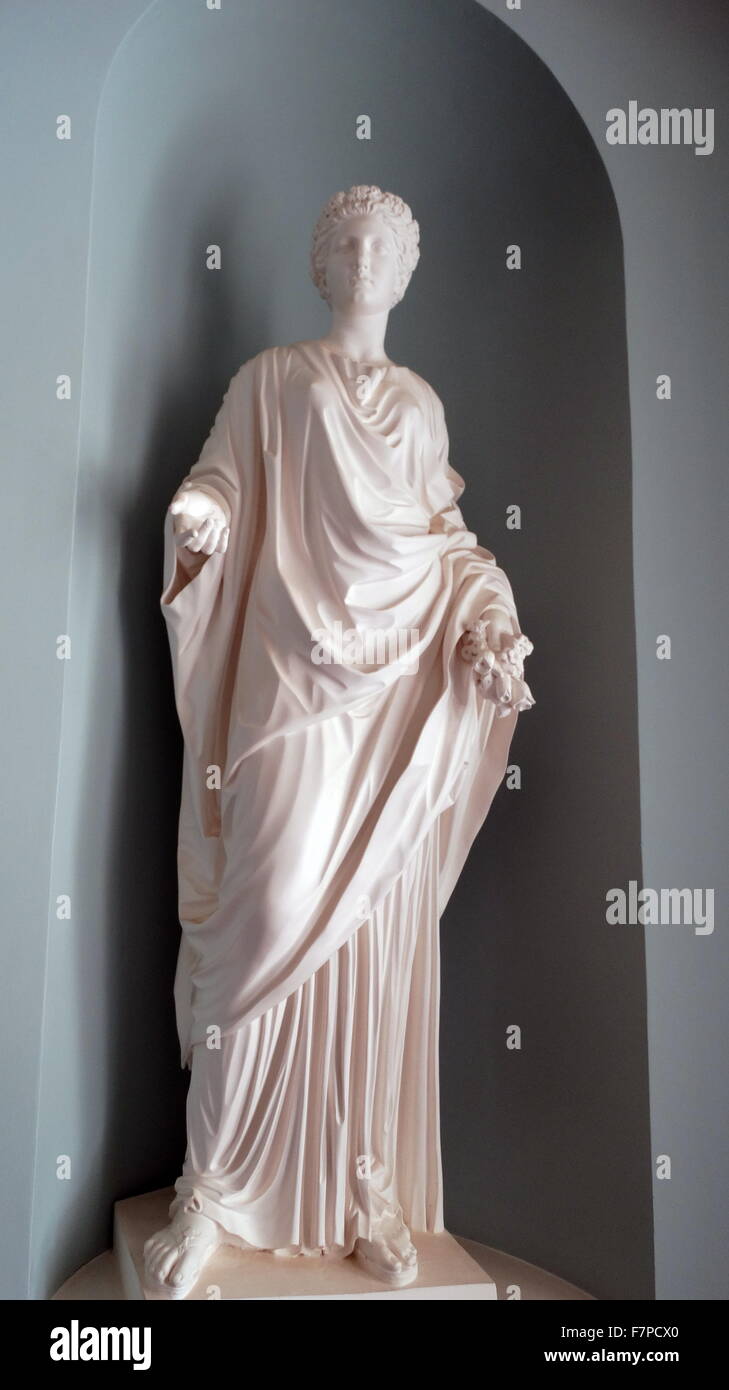 18. Jahrhundert Neo-klassizistischen Statue von einem Roman Goddess; Kenwood House in London. Datierte 2015 Stockfoto