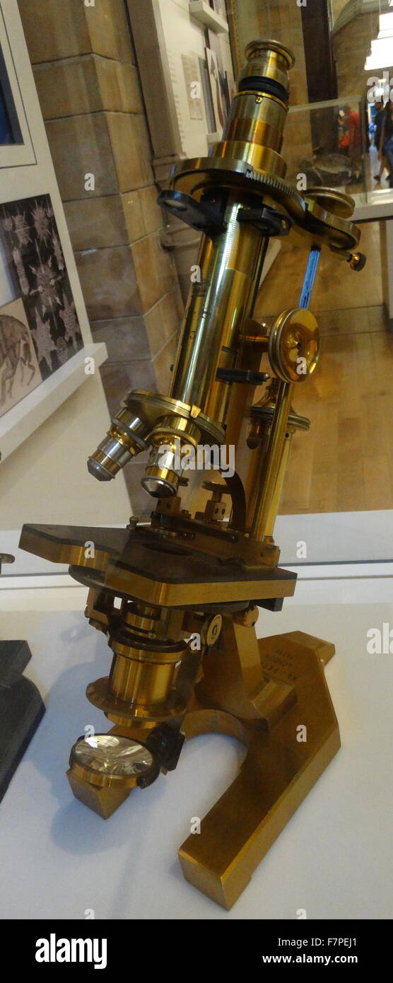 Dr. Anna B Hastings Mikroskop Carl Zeiss Jena, verwendet, um Arten auf wissenschaftlichen Expeditionen in die Antarktis zu identifizieren. Datiert 1940 Stockfoto