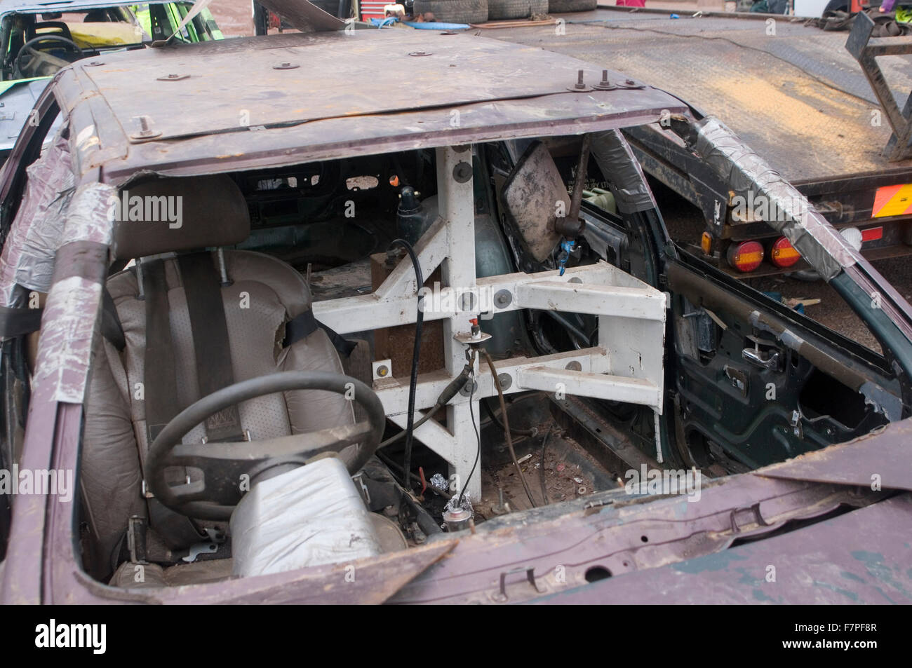 Roll Cage Überrollkäfig Käfige Überrollkäfigen H Frame in einem Banger Racing Auto Autos Lager Demolition Derby Derbys Zerstörung Rennen Rennen mot Stockfoto