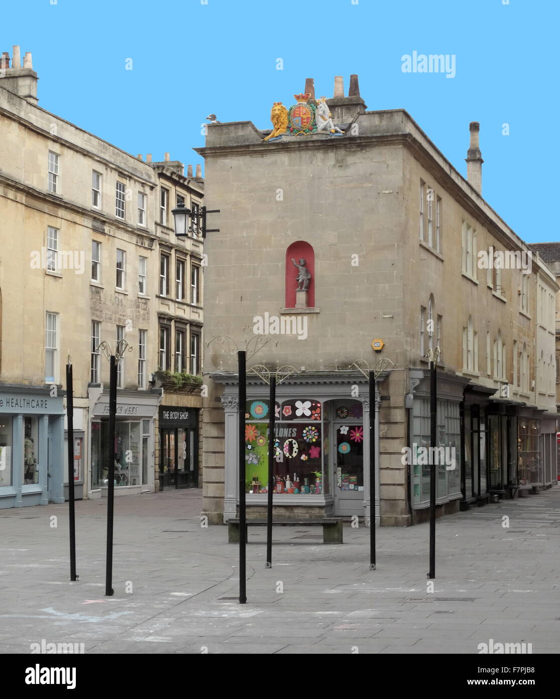 Georgianische Architektur im Bad, eine Stadt in Somerset, England, bestehen die meisten Gebäude in Bad aus der lokalen, goldfarbenen Bath-Stein und viele stammen aus dem 18. und 19. Jahrhundert Stockfoto