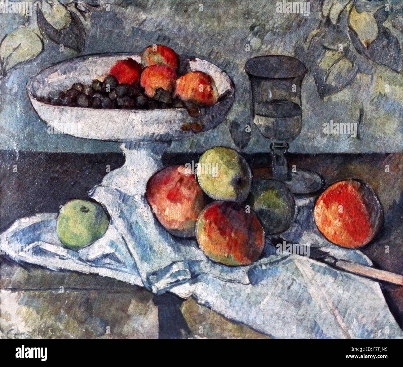 Gemälde mit dem Titel "Obstschale, Glas und Äpfel" von Paul Cézanne (1839-1906) französische Künstler und Post-Impressionisten Maler. Vom 19. Jahrhundert Stockfoto