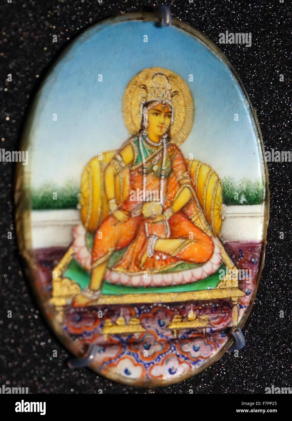 Hindu-Gottheit, Sarasvati. Aus einer Sammlung von Rondelle von Hindu-Gottheiten. Gouache auf Elfenbein mit Bleistift, Indisch, 19. Jahrhundert. Stockfoto