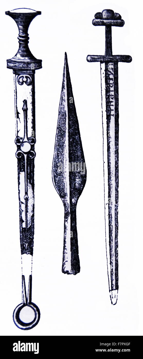 Mittelalterliche germanische Waffen (Schwert, Dolch und Speerspitze) Stockfoto
