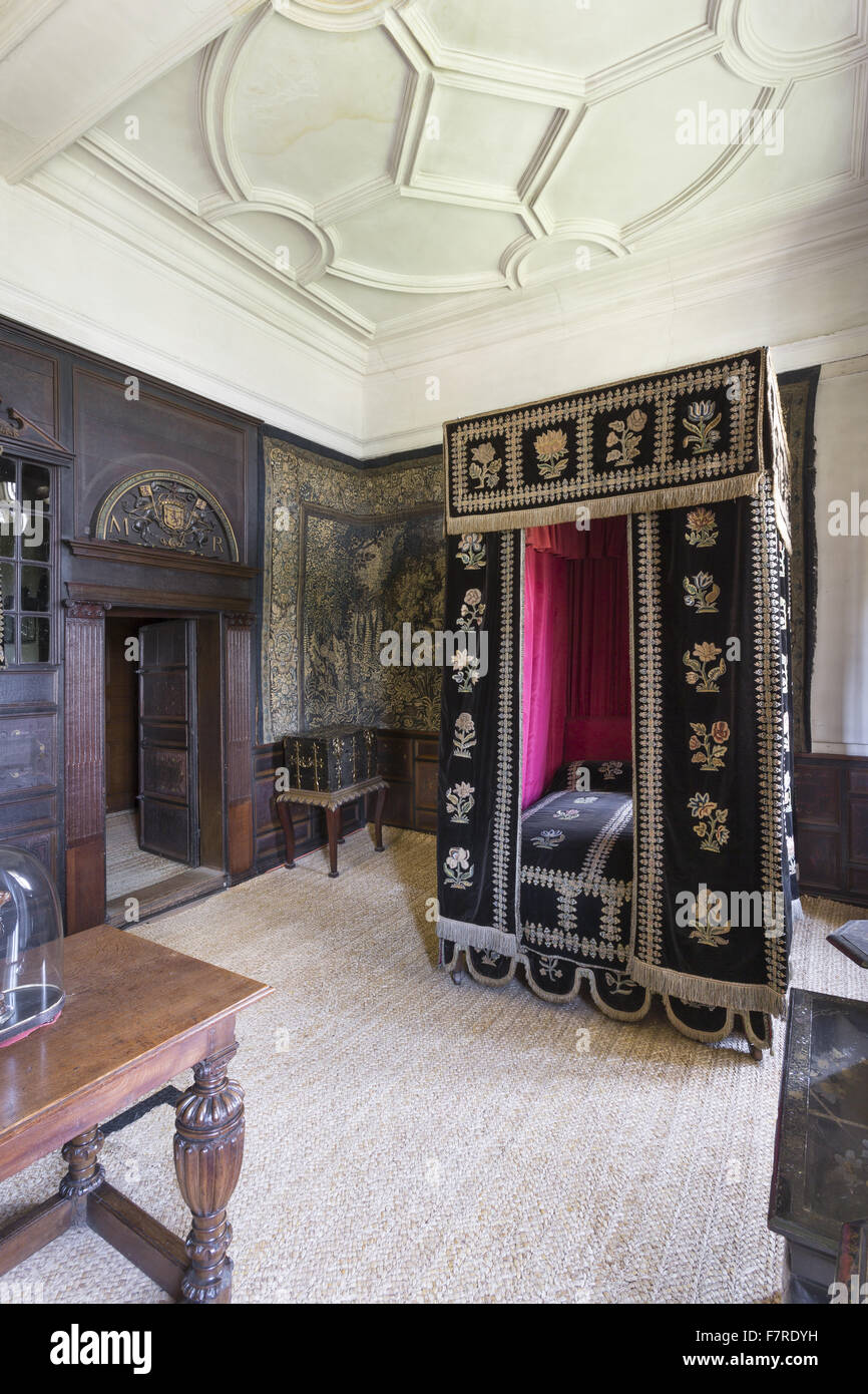 Schlafzimmer im Mary, Queen of Scots Zimmer, Hardwick Hall, Derbyshire bekannt. Stockfoto