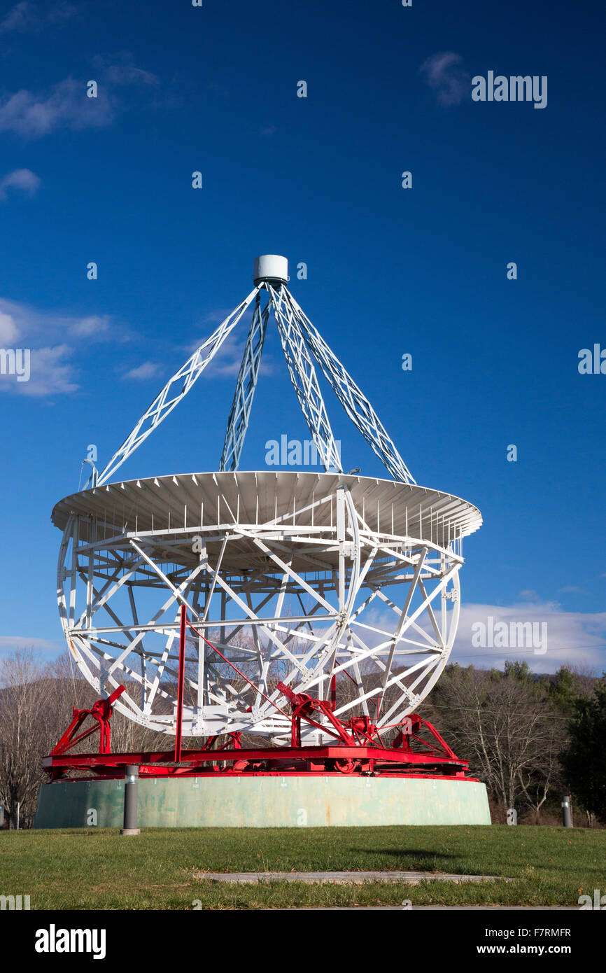 Grüne Bank, West Virginia - eine frühe Radioteleskop von Grote Reber 1937 gemacht. Stockfoto