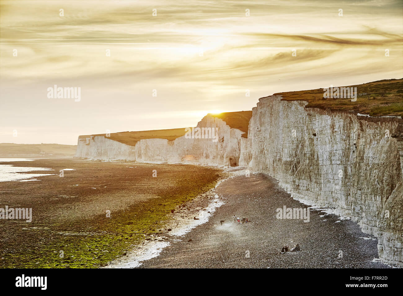 Birling Gap und die sieben Schwestern, East Sussex. Dehnung zwischen Birling Gap und Cuckmere Haven sind die weltberühmten sieben Schwestern Kreide Klippen. Stockfoto