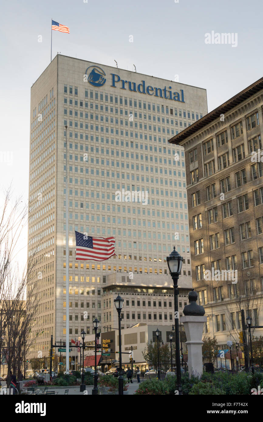 Büros der Prudential Insurance Co. in Newark, New Jersey aus militärischen Park auf Samstag, 21. November 2015. (© Richard B. Levine) Stockfoto