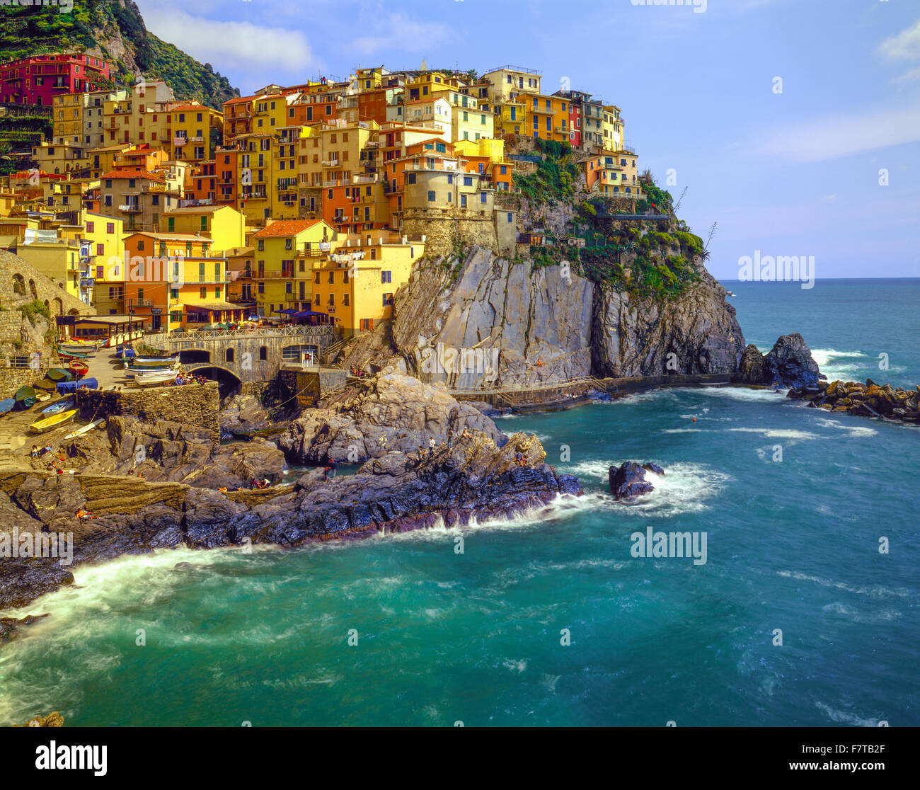 Cliffside Stadt Manarola, Cinque Terre Natiionla Park, Italien, italienische Riviera, eine der fünf Orte der Cinque Terre Stockfoto