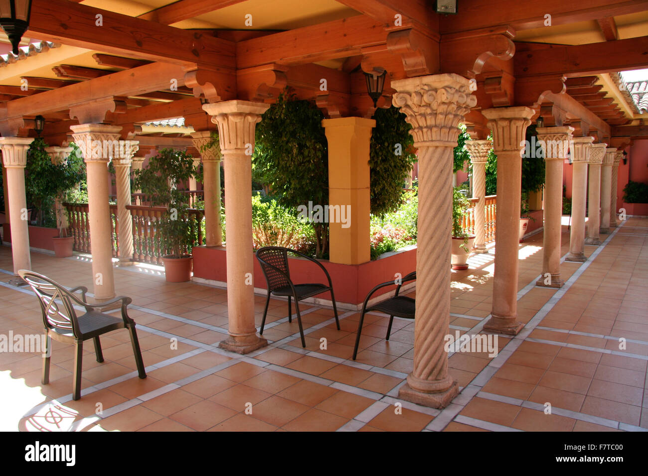 Andalusischen Stil Gebäude drinnen, Cadiz, Aleciras, Spanien Stockfoto