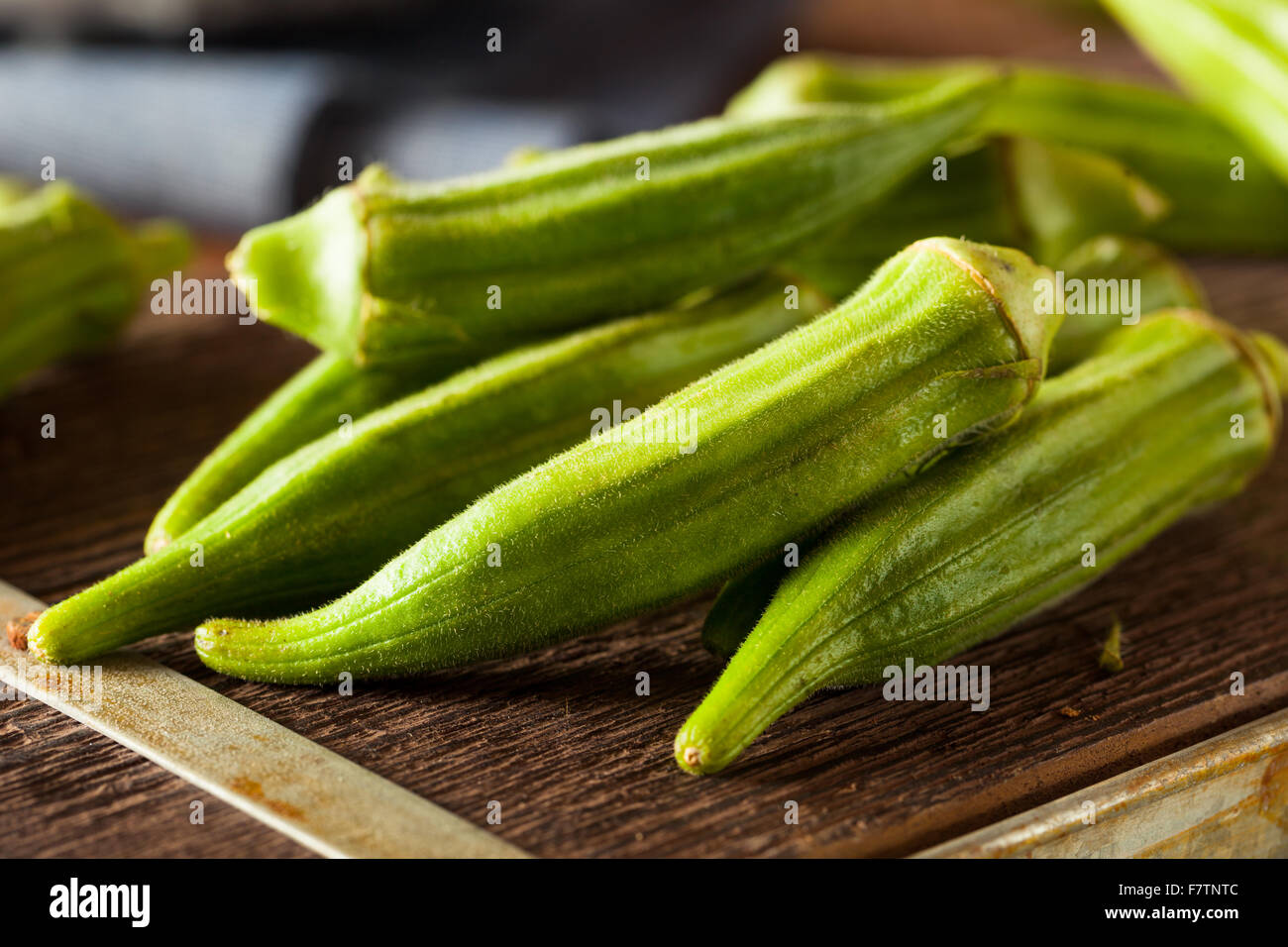 Frische grüne Bio Okra bereit zum Einsatz Stockfoto