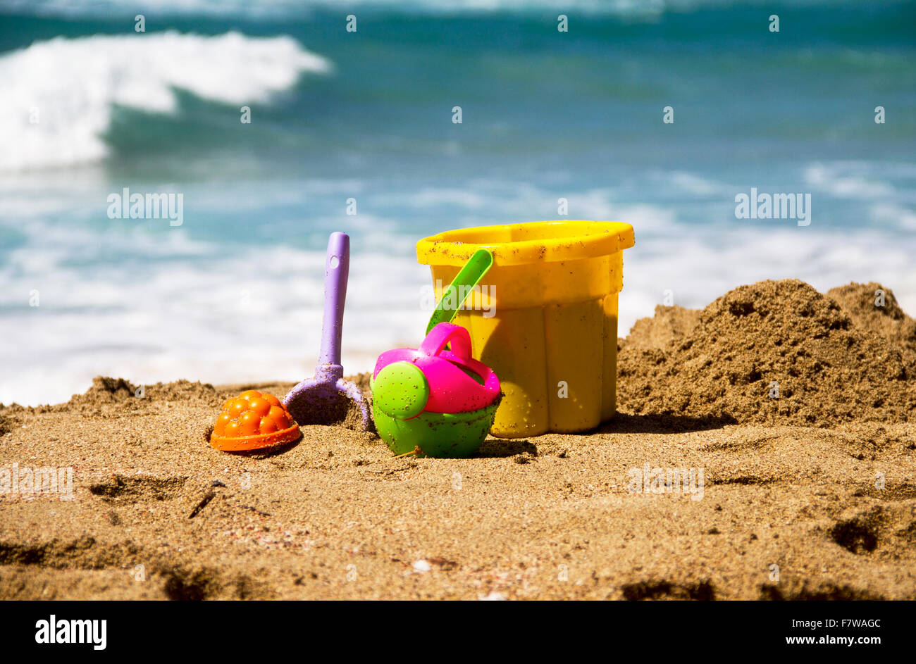 Sommer Strandspielzeug in den Sand. Stockfoto