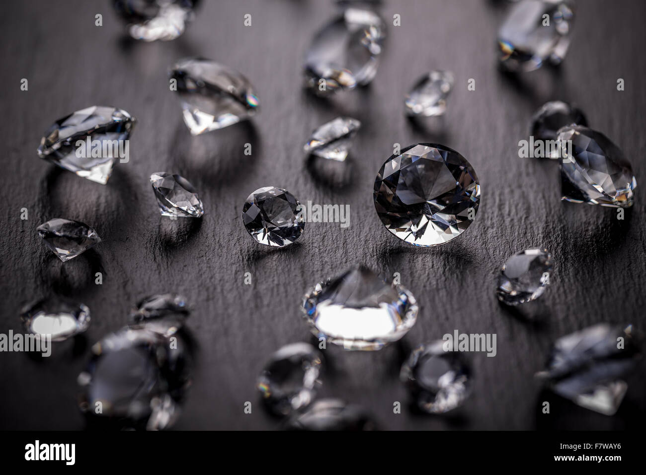 Luxus Diamanten auf schwarzem Hintergrund Stockfoto