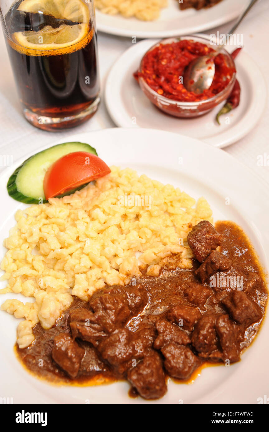 Gekochte Speisen in einem Restaurant in Budapest, Ungarn Stockfoto