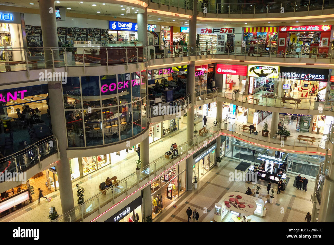 Hungary Budapest Shopping  Center Stockfotos Hungary 